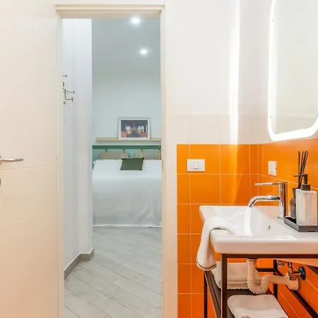 Lovely And Tiny Pied-a-terre In The Center 아파트 *